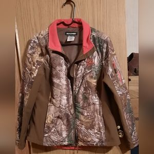 Women's Size L Realtree Camouflage Jacket